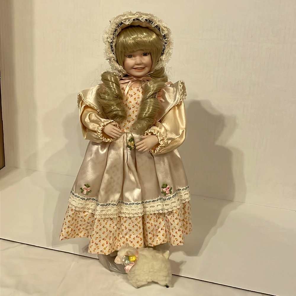 Yolanda Bello “Mary Had a Little Lamb” Ltd. Edition Issue Porcelain Doll 1980’s